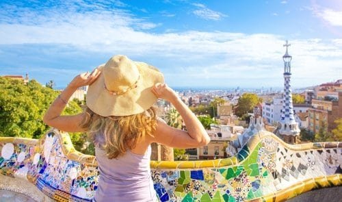 Touriste dans le parc Güell